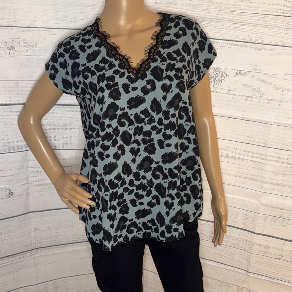 NWOT Blue/Green Lace-Trim V-Neck Leopard Print Top